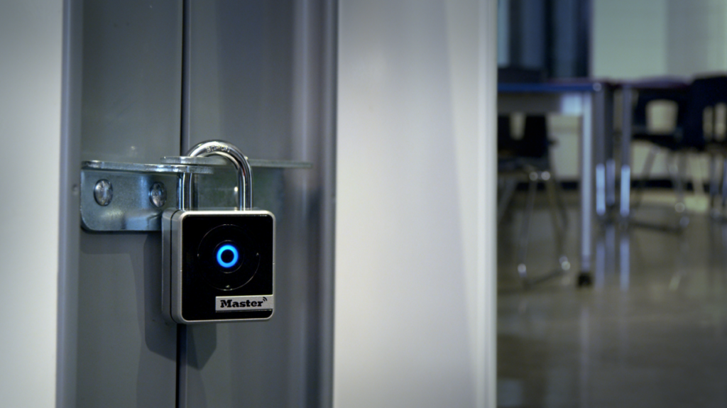 Master Lock bluetooth hangslot
